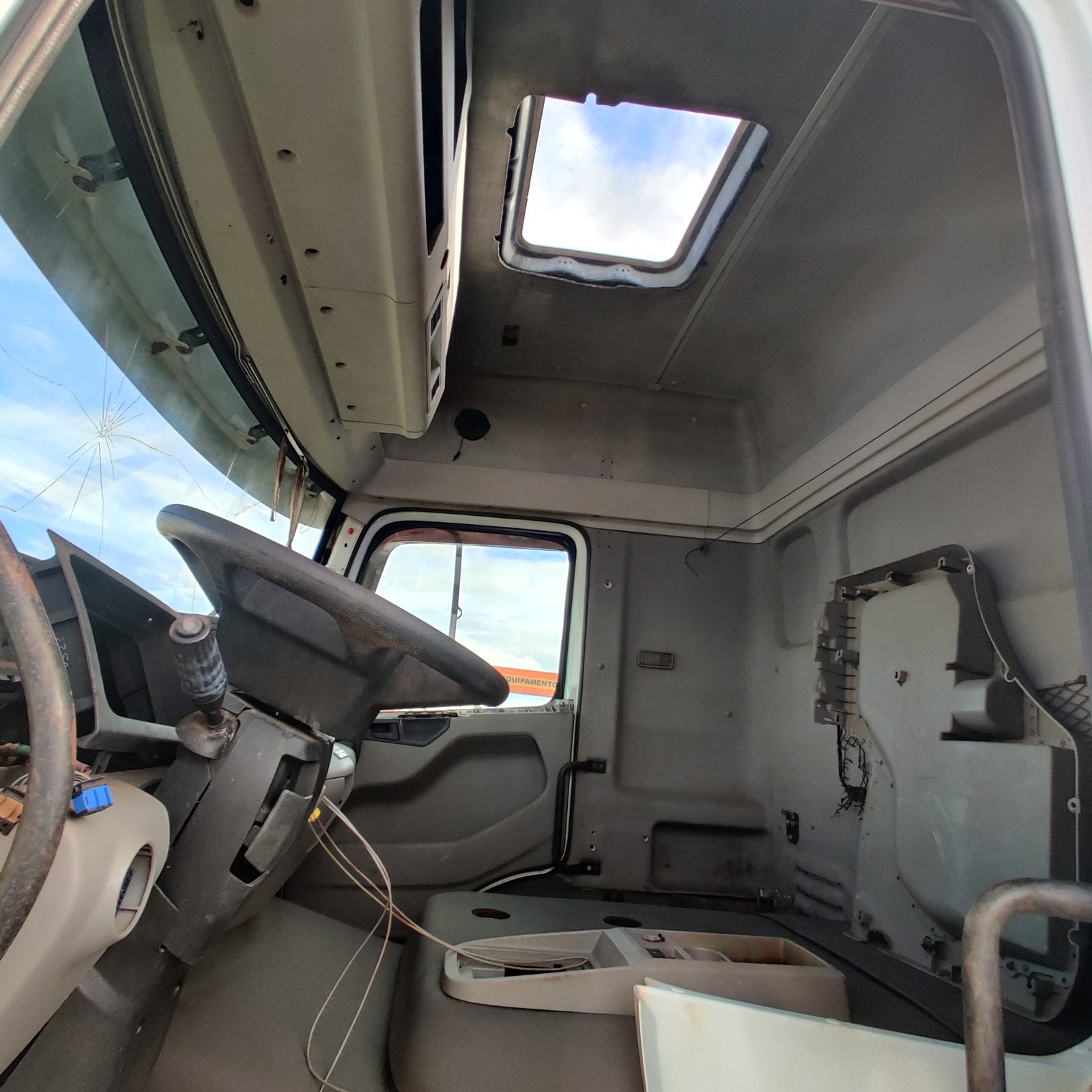 cabine constellation teto alto interior