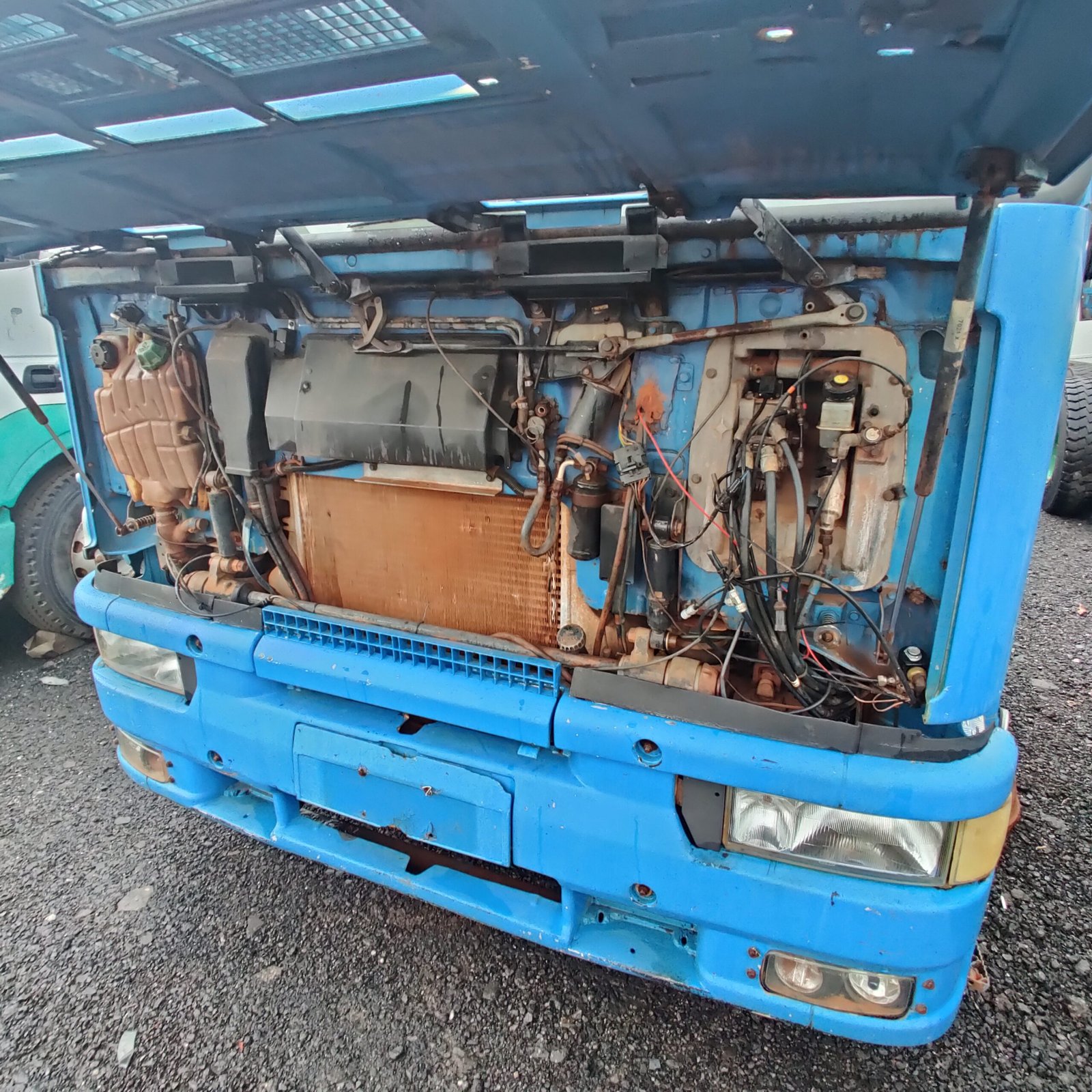 cabine iveco eurotech frente detalhes