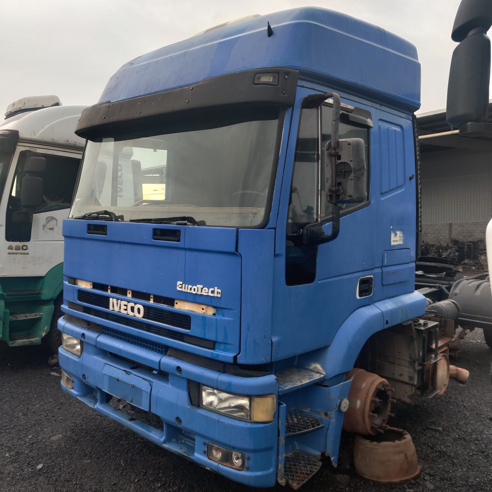 cabine iveco eurotech frente