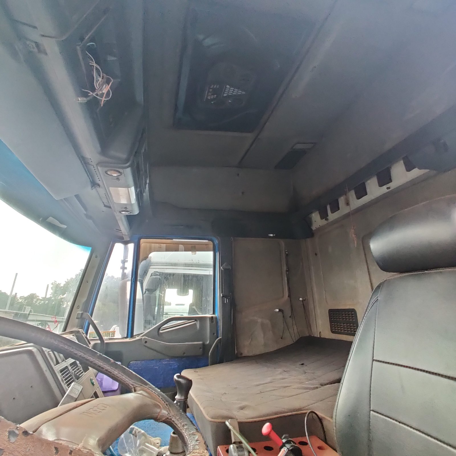 cabine iveco eurotech interior